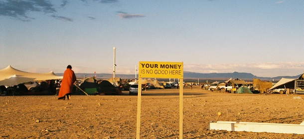 How to not use money (A decommodification perspective)